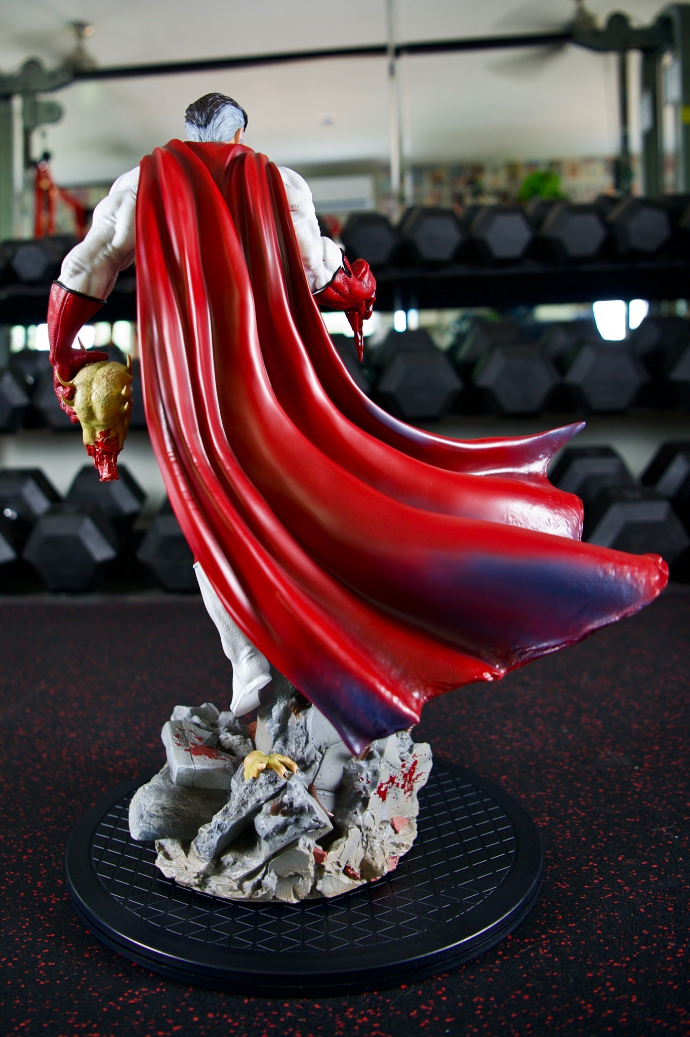 Invincible - Omni Man | 1:4 Resin Statue | von Imaginary Koncepts