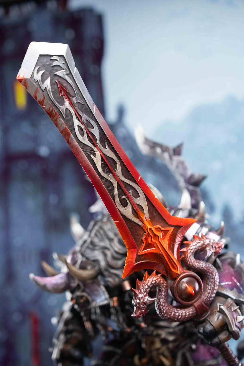 Warcraft - Human Field Marshall vs. Tauren Warlord | 1:8 Resin Statue | by Laughing Skull Studio