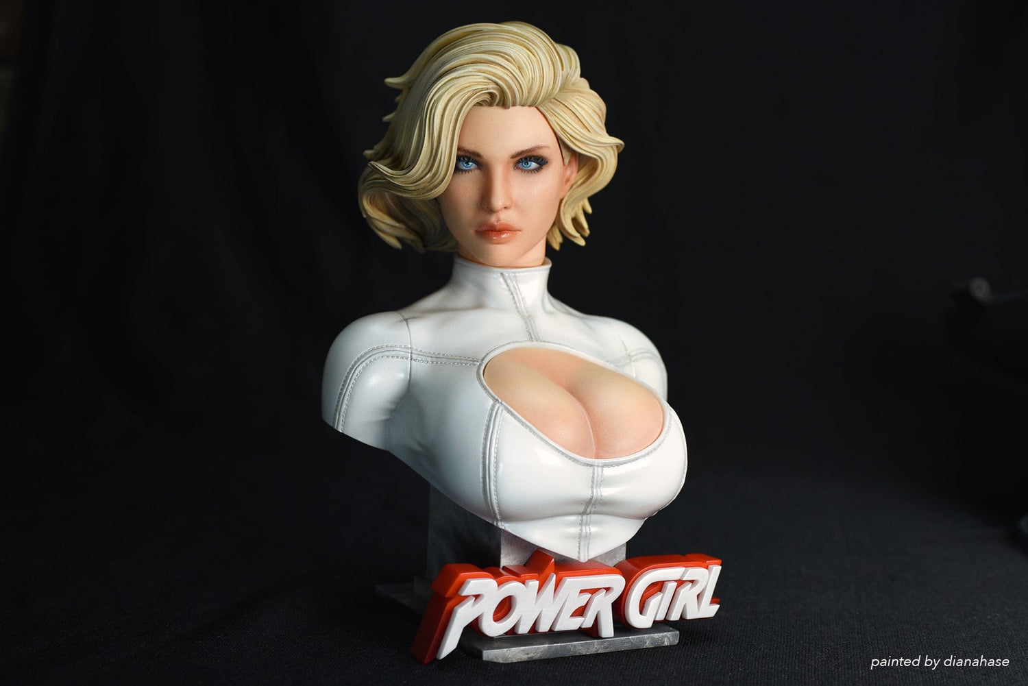 DC Comics - Power Girl | 1:4 Resin Statue | von Dazzling Designs Studio