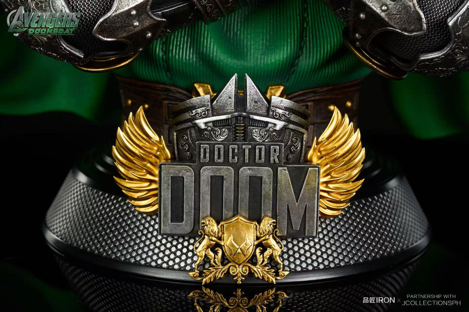 Marvel - Doctor Doom Bust | 1:2/1:1 Resin Statue | by Iron Studio