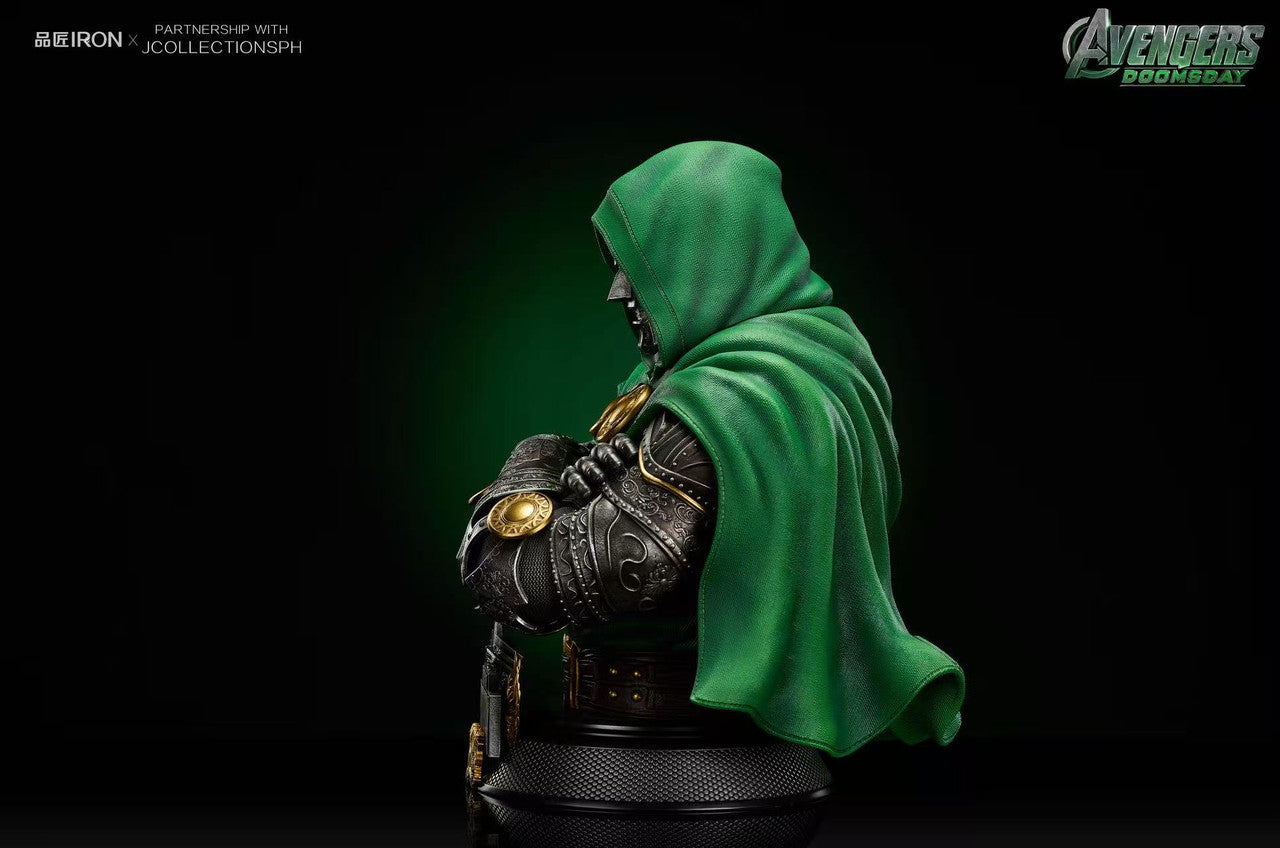 Marvel - Doctor Doom Bust | 1:2/1:1 Resin Statue | by Iron Studio