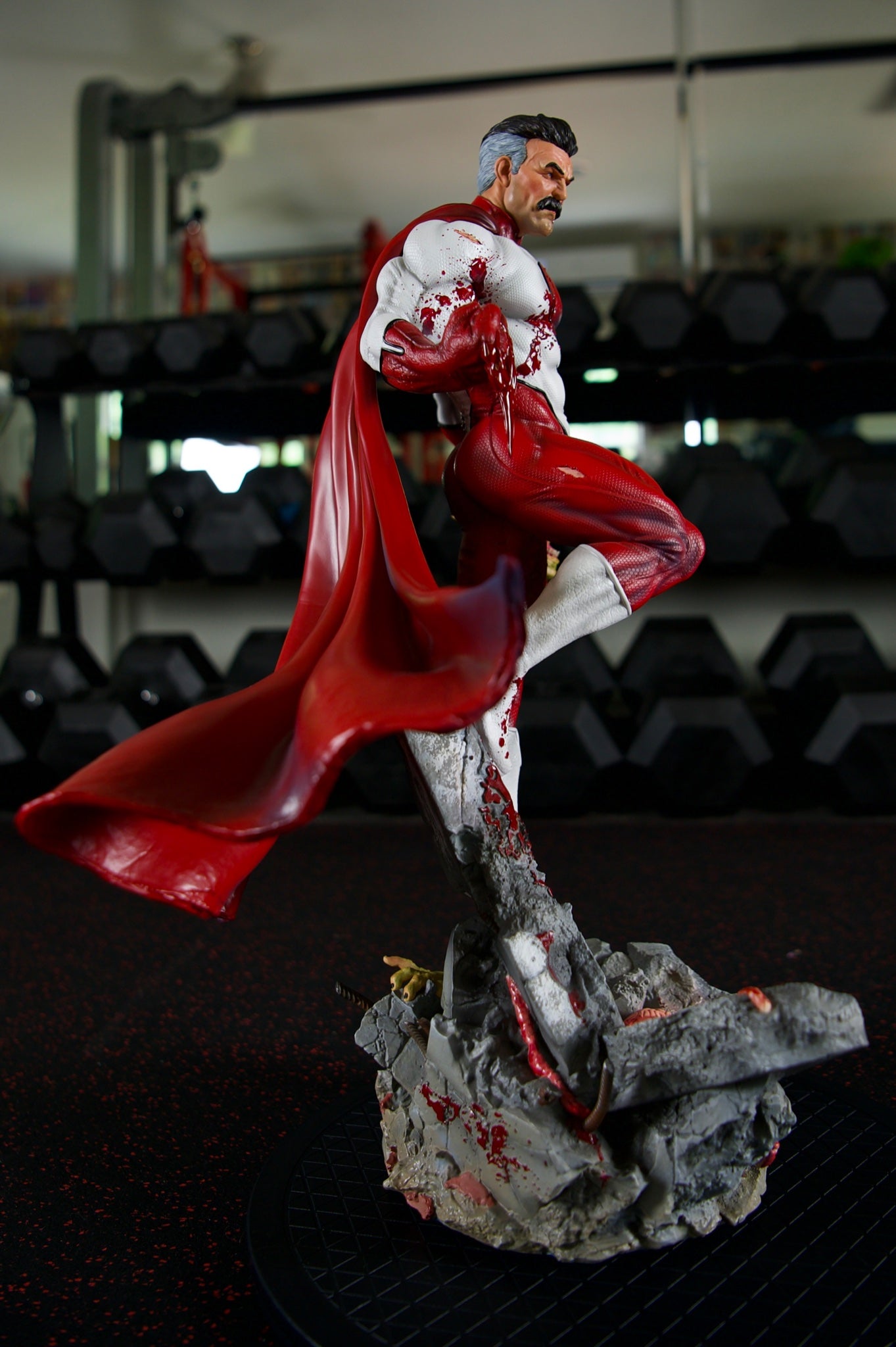 Invincible - Omni Man | 1:4 Resin Statue | von Imaginary Koncepts