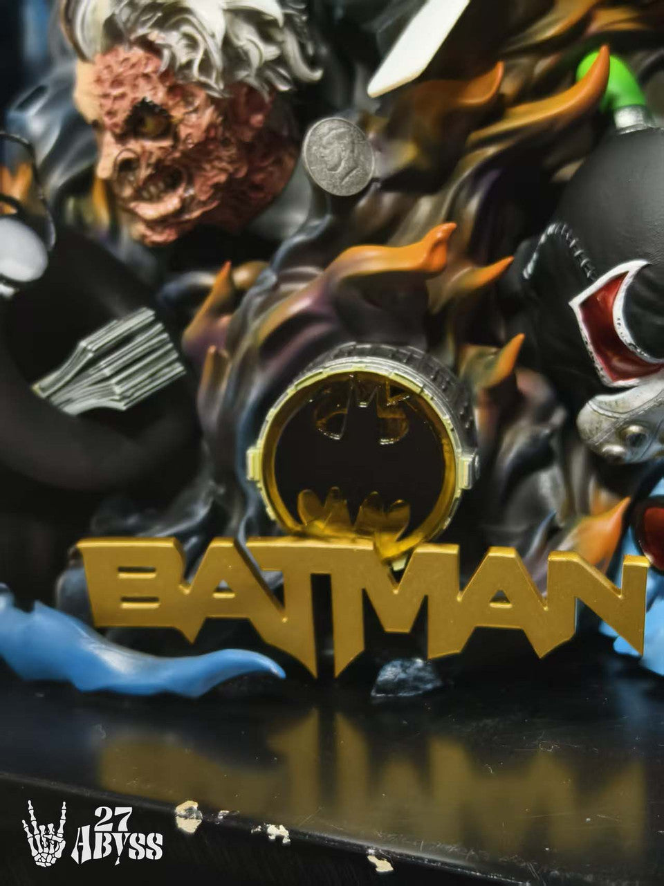 DC Comics - Batman Bust | 1:3/1:1 Resin Statue | by 27abyss Studio