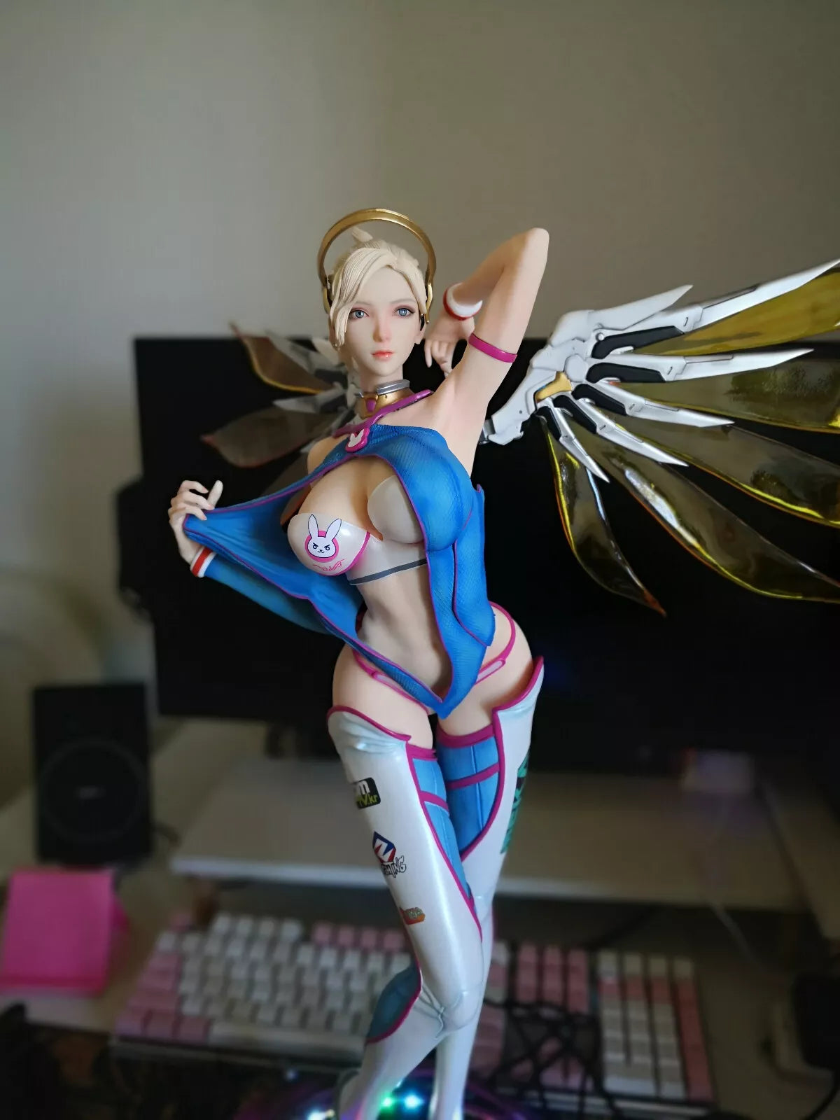 Overwatch - DVa (Mercy Cosplay) | 1:6 Resin Statue | von Faceted Pebble Studio